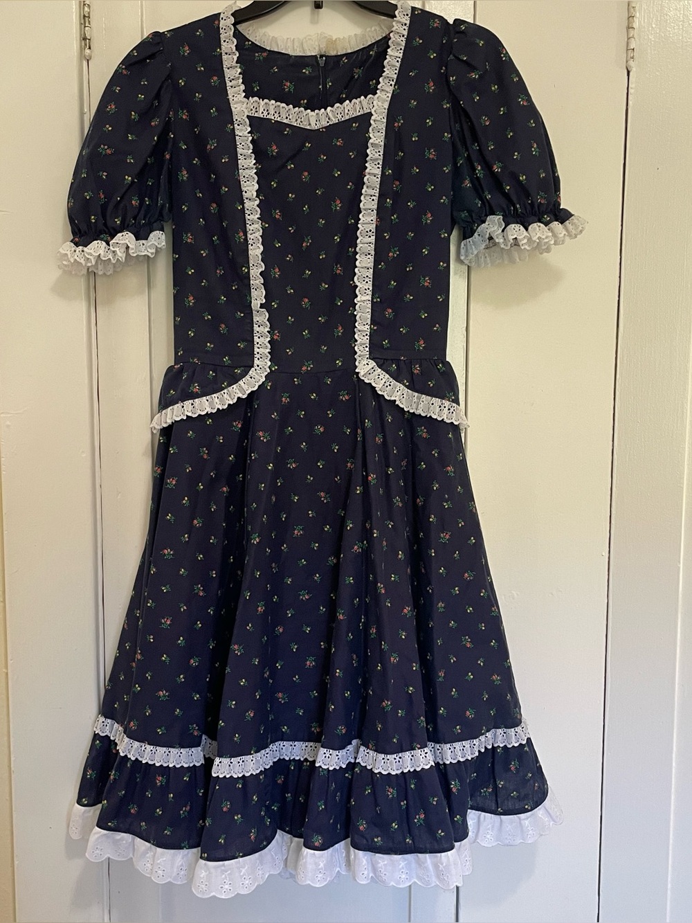 Vintage Navy Floral Lace Trim Prairie Square Dancing dress Step up Fashions